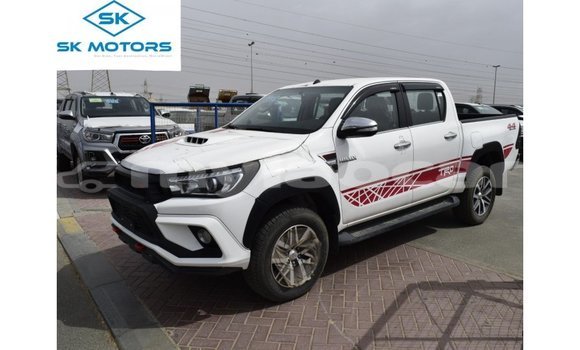 Buy Import Toyota Hilux White Car in Import - Dubai in Attapeu Province