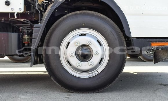 Buy Import Mitsubishi L400 White Truck in Import - Dubai in Attapeu Province