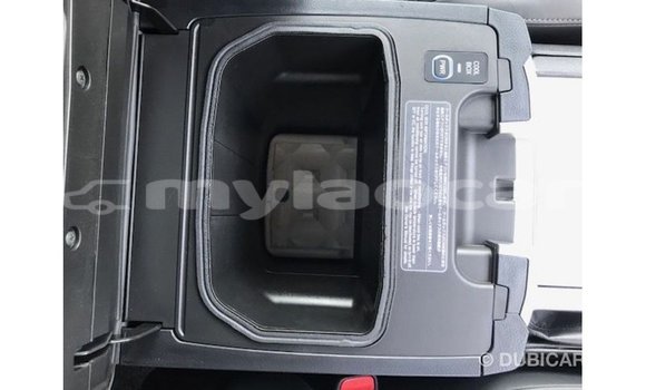 Acheter Import Voiture Toyota Land Cruiser Blanc à Import - Dubai, Attapeu Province Acheter Import Voiture Toyota Land Cruiser Blanc à Import - Dubai, Attapeu Province