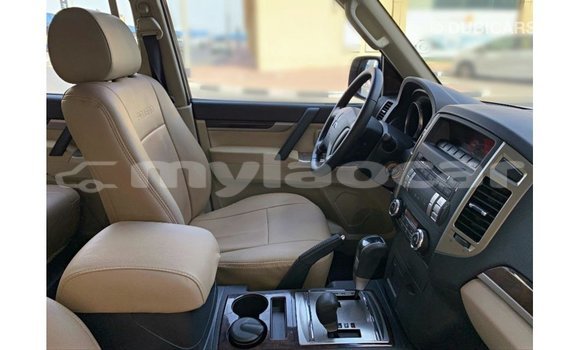 Buy Import Mitsubishi Pajero White Car in Import - Dubai in Attapeu Province Buy Import Mitsubishi Pajero White Car in Import - Dubai in Attapeu Province