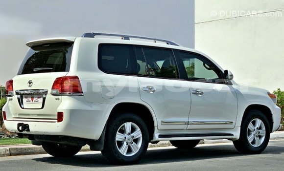 Buy Import Toyota Land Cruiser White Car in Import - Dubai in Attapeu Province Buy Import Toyota Land Cruiser White Car in Import - Dubai in Attapeu Province