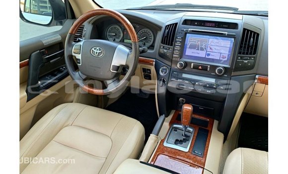 Buy Import Toyota Land Cruiser White Car in Import - Dubai in Attapeu Province Buy Import Toyota Land Cruiser White Car in Import - Dubai in Attapeu Province