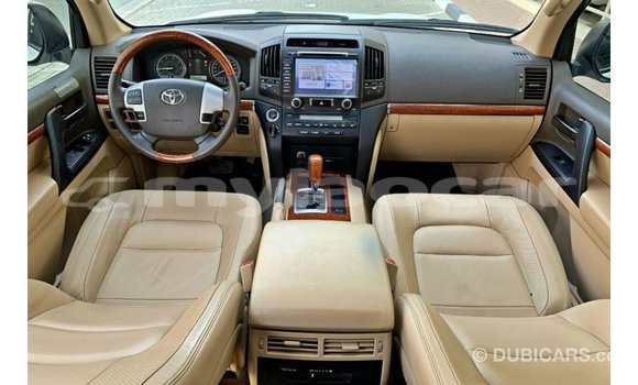 Buy Import Toyota Land Cruiser White Car in Import - Dubai in Attapeu Province Buy Import Toyota Land Cruiser White Car in Import - Dubai in Attapeu Province