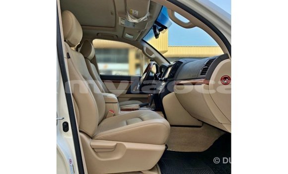 Buy Import Toyota Land Cruiser White Car in Import - Dubai in Attapeu Province Buy Import Toyota Land Cruiser White Car in Import - Dubai in Attapeu Province