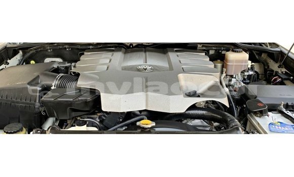 Buy Import Toyota Land Cruiser White Car in Import - Dubai in Attapeu Province Buy Import Toyota Land Cruiser White Car in Import - Dubai in Attapeu Province
