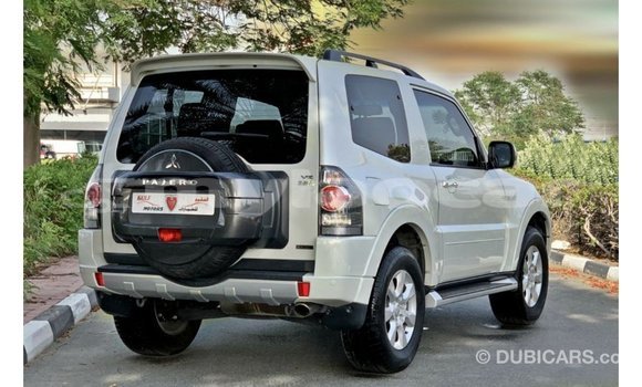 Buy Import Mitsubishi Pajero White Car in Import - Dubai in Attapeu Province Buy Import Mitsubishi Pajero White Car in Import - Dubai in Attapeu Province
