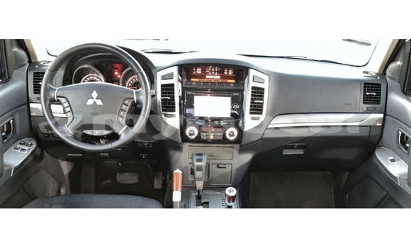 Buy Import Mitsubishi Pajero White Car in Import - Dubai in Attapeu Province Buy Import Mitsubishi Pajero White Car in Import - Dubai in Attapeu Province