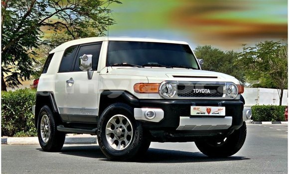 Buy Import Toyota FJ Cruiser White Car in Import - Dubai in Attapeu Province Buy Import Toyota FJ Cruiser White Car in Import - Dubai in Attapeu Province