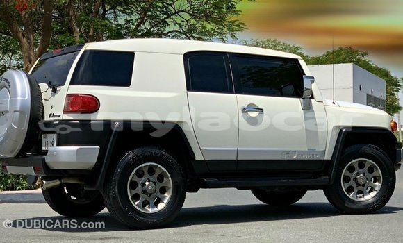 Buy Import Toyota FJ Cruiser White Car in Import - Dubai in Attapeu Province Buy Import Toyota FJ Cruiser White Car in Import - Dubai in Attapeu Province