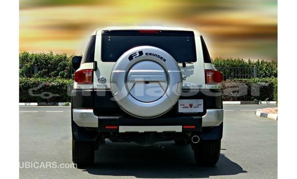 Buy Import Toyota FJ Cruiser White Car in Import - Dubai in Attapeu Province Buy Import Toyota FJ Cruiser White Car in Import - Dubai in Attapeu Province