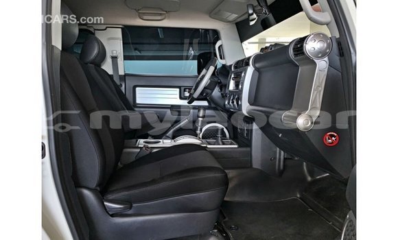 Buy Import Toyota FJ Cruiser White Car in Import - Dubai in Attapeu Province Buy Import Toyota FJ Cruiser White Car in Import - Dubai in Attapeu Province