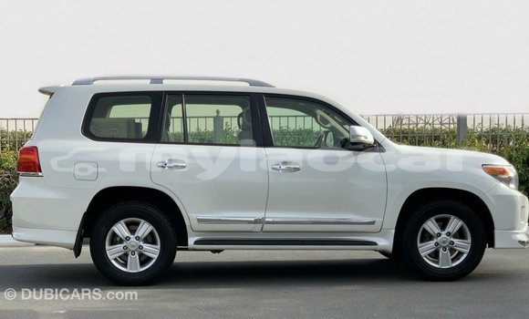 Buy Import Toyota Land Cruiser White Car in Import - Dubai in Attapeu Province Buy Import Toyota Land Cruiser White Car in Import - Dubai in Attapeu Province