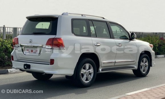 Buy Import Toyota Land Cruiser White Car in Import - Dubai in Attapeu Province Buy Import Toyota Land Cruiser White Car in Import - Dubai in Attapeu Province