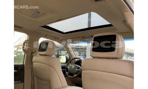 Buy Import Toyota Land Cruiser White Car in Import - Dubai in Attapeu Province Buy Import Toyota Land Cruiser White Car in Import - Dubai in Attapeu Province