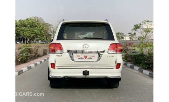 Buy Import Toyota Land Cruiser White Car in Import - Dubai in Attapeu Province Buy Import Toyota Land Cruiser White Car in Import - Dubai in Attapeu Province
