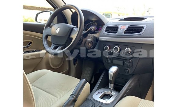 Buy Import Renault Fluence White Car in Import - Dubai in Attapeu Province Buy Import Renault Fluence White Car in Import - Dubai in Attapeu Province