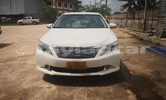 Buy Used Toyota Camry White Car in Vientiane in Vientiane Province Buy Used Toyota Camry White Car in Vientiane in Vientiane Province