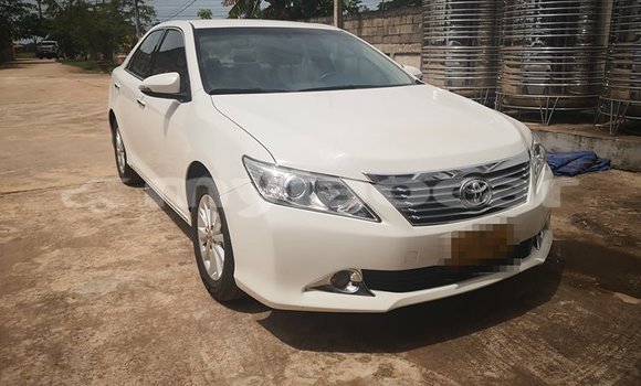 Buy Used Toyota Camry White Car in Vientiane in Vientiane Province Buy Used Toyota Camry White Car in Vientiane in Vientiane Province