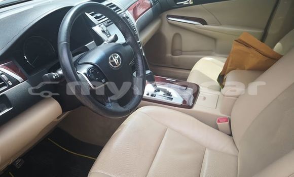 Buy Used Toyota Camry White Car in Vientiane in Vientiane Province Buy Used Toyota Camry White Car in Vientiane in Vientiane Province