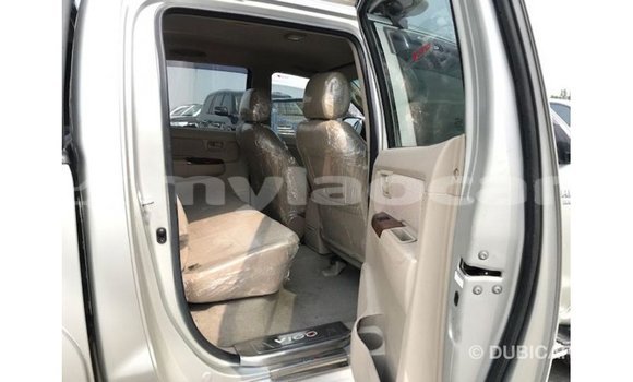 Acheter Import Voiture Toyota Hilux Autre à Import - Dubai, Attapeu Province Acheter Import Voiture Toyota Hilux Autre à Import - Dubai, Attapeu Province