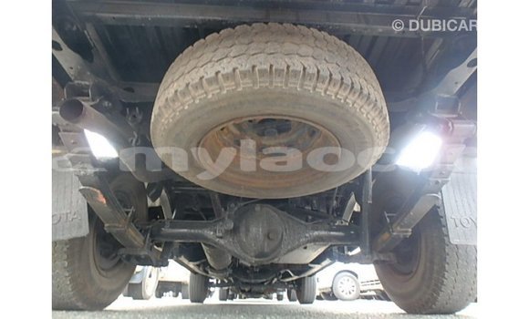 Buy Import Toyota Hilux White Car in Import - Dubai in Attapeu Province Buy Import Toyota Hilux White Car in Import - Dubai in Attapeu Province