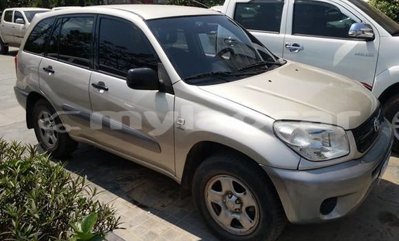 Acheter Occasion Voiture Toyota RAV4 Gris à Vientiane, Vientiane Province Acheter Occasion Voiture Toyota RAV4 Gris à Vientiane, Vientiane Province