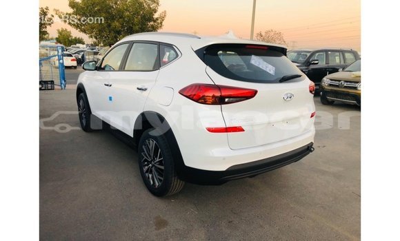 Buy Import Hyundai Tucson White Car in Import - Dubai in Attapeu Province Buy Import Hyundai Tucson White Car in Import - Dubai in Attapeu Province