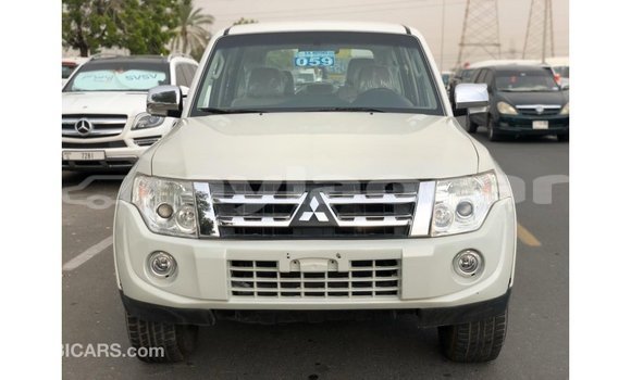 Buy Import Mitsubishi Pajero White Car in Import - Dubai in Attapeu Province Buy Import Mitsubishi Pajero White Car in Import - Dubai in Attapeu Province