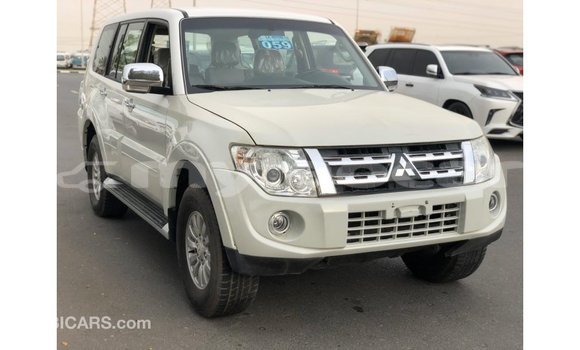 Buy Import Mitsubishi Pajero White Car in Import - Dubai in Attapeu Province Buy Import Mitsubishi Pajero White Car in Import - Dubai in Attapeu Province