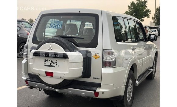 Buy Import Mitsubishi Pajero White Car in Import - Dubai in Attapeu Province Buy Import Mitsubishi Pajero White Car in Import - Dubai in Attapeu Province