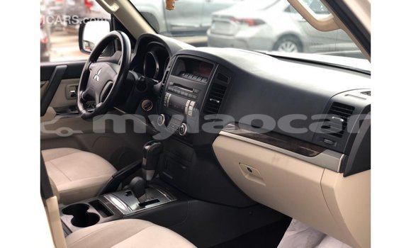 Buy Import Mitsubishi Pajero White Car in Import - Dubai in Attapeu Province Buy Import Mitsubishi Pajero White Car in Import - Dubai in Attapeu Province