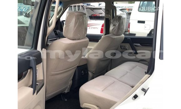 Buy Import Mitsubishi Pajero White Car in Import - Dubai in Attapeu Province Buy Import Mitsubishi Pajero White Car in Import - Dubai in Attapeu Province