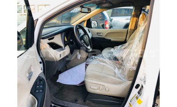 Buy Import Toyota Sienna White Car in Import - Dubai in Attapeu Province Buy Import Toyota Sienna White Car in Import - Dubai in Attapeu Province