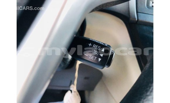 Buy Import Toyota Sienna White Car in Import - Dubai in Attapeu Province Buy Import Toyota Sienna White Car in Import - Dubai in Attapeu Province