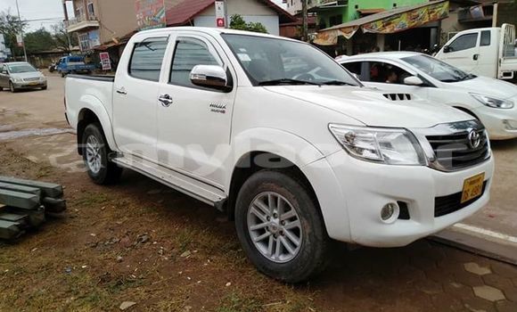 Acheter Occasion Voiture Toyota Hilux Blanc à Vientiane, Vientiane Province Acheter Occasion Voiture Toyota Hilux Blanc à Vientiane, Vientiane Province