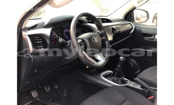 Buy Import Toyota Hilux White Car in Import - Dubai in Attapeu Province Buy Import Toyota Hilux White Car in Import - Dubai in Attapeu Province