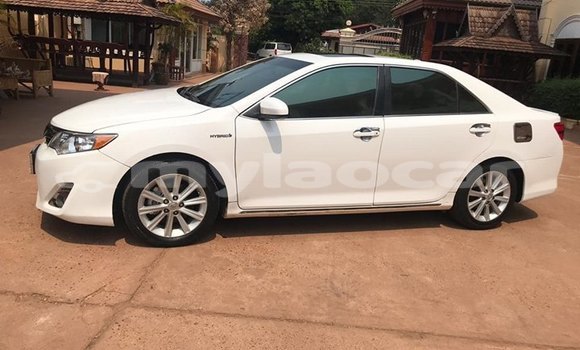 Acheter Occasion Voiture Toyota Camry Blanc à Vientiane, Vientiane Province Acheter Occasion Voiture Toyota Camry Blanc à Vientiane, Vientiane Province