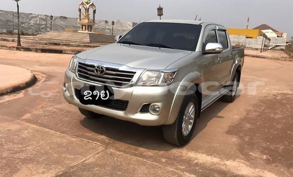 Acheter Occasion Voiture Toyota Hilux Gris à Vientiane, Vientiane Province Acheter Occasion Voiture Toyota Hilux Gris à Vientiane, Vientiane Province