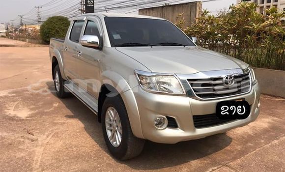 Acheter Occasion Voiture Toyota Hilux Gris à Vientiane, Vientiane Province Acheter Occasion Voiture Toyota Hilux Gris à Vientiane, Vientiane Province