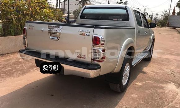 Acheter Occasion Voiture Toyota Hilux Gris à Vientiane, Vientiane Province Acheter Occasion Voiture Toyota Hilux Gris à Vientiane, Vientiane Province
