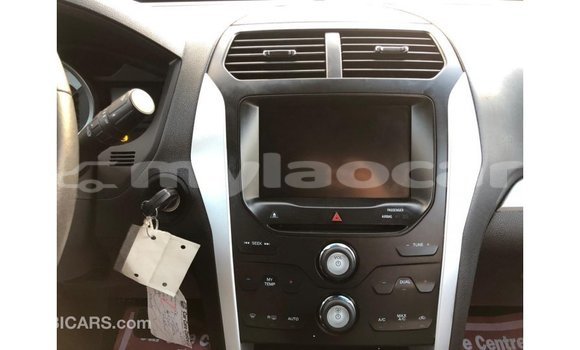 Buy Import Ford Explorer Blue Car in Import - Dubai in Attapeu Province Buy Import Ford Explorer Blue Car in Import - Dubai in Attapeu Province