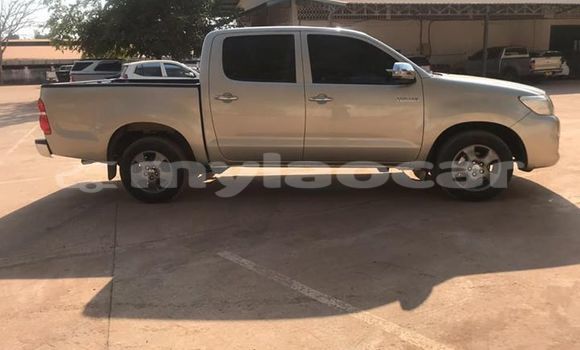 Acheter Occasion Voiture Toyota Hilux Beige à Vientiane, Vientiane Province Acheter Occasion Voiture Toyota Hilux Beige à Vientiane, Vientiane Province