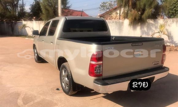 Acheter Occasion Voiture Toyota Hilux Beige à Vientiane, Vientiane Province Acheter Occasion Voiture Toyota Hilux Beige à Vientiane, Vientiane Province