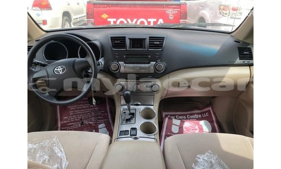 Buy Import Toyota Highlander Blue Car in Import - Dubai in Attapeu Province Buy Import Toyota Highlander Blue Car in Import - Dubai in Attapeu Province