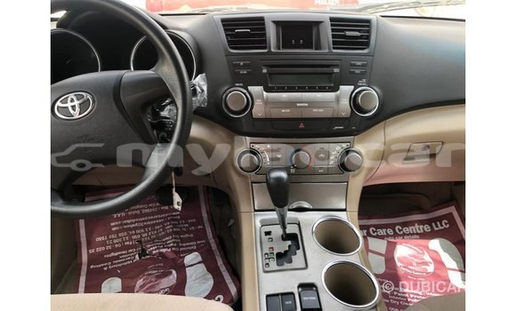 Buy Import Toyota Highlander Blue Car in Import - Dubai in Attapeu Province Buy Import Toyota Highlander Blue Car in Import - Dubai in Attapeu Province