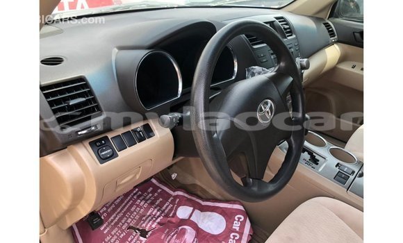 Buy Import Toyota Highlander Blue Car in Import - Dubai in Attapeu Province Buy Import Toyota Highlander Blue Car in Import - Dubai in Attapeu Province