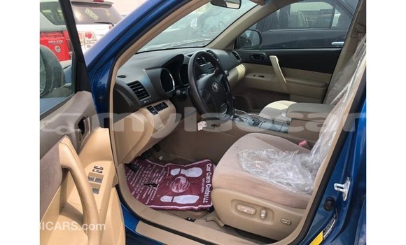 Buy Import Toyota Highlander Blue Car in Import - Dubai in Attapeu Province Buy Import Toyota Highlander Blue Car in Import - Dubai in Attapeu Province