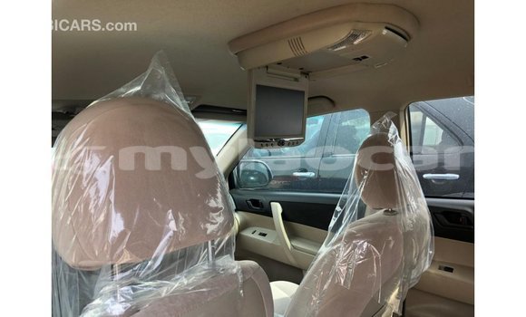 Buy Import Toyota Highlander Blue Car in Import - Dubai in Attapeu Province Buy Import Toyota Highlander Blue Car in Import - Dubai in Attapeu Province