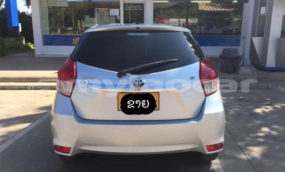 Acheter Occasion Voiture Toyota Yaris Gris à Vientiane, Vientiane Province Acheter Occasion Voiture Toyota Yaris Gris à Vientiane, Vientiane Province