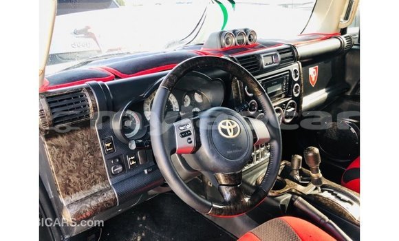 Buy Import Toyota FJ Cruiser Black Car in Import - Dubai in Attapeu Province Buy Import Toyota FJ Cruiser Black Car in Import - Dubai in Attapeu Province